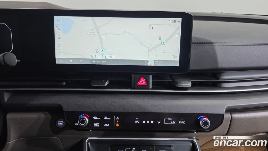 Kia Carnival 7-Seater Outdoor, 2024