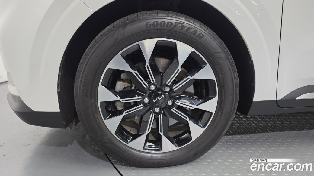 Kia Carnival 9-Seater Noblesse, 2023