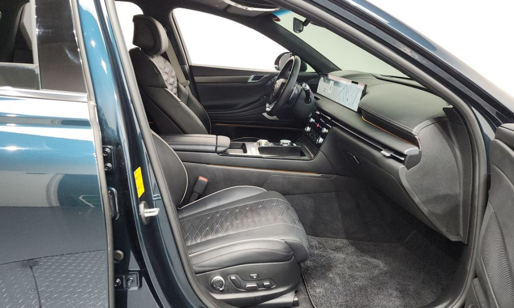 Genesis G80 Gasoline 2.5 Turbo AWD, 2025