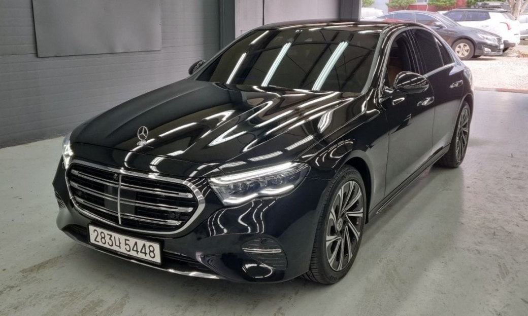 Mercedes-Benz E-Class E300 4MATIC Exclusive, 2024