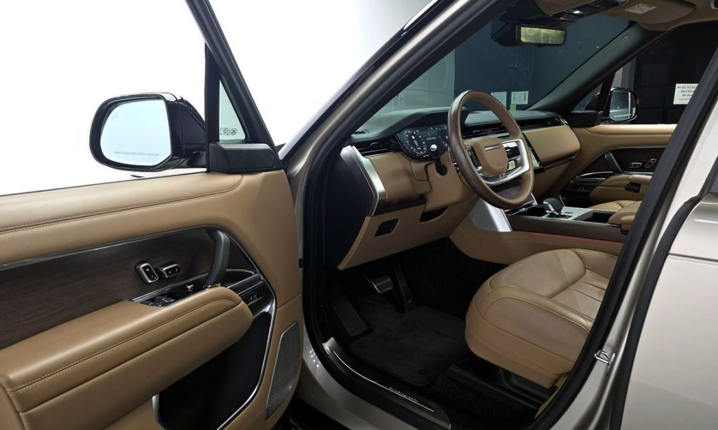 Land Rover Range Rover D350 Autobiography Long Wheel Base, 2024
