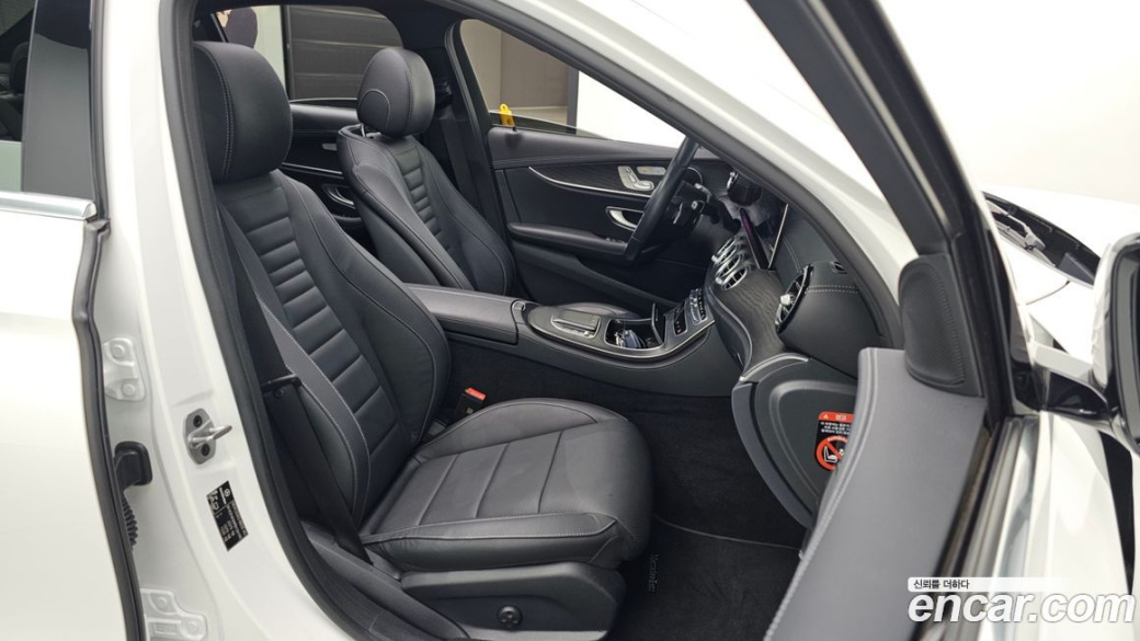 Mercedes-Benz E-Class E250 AMG Line, 2023
