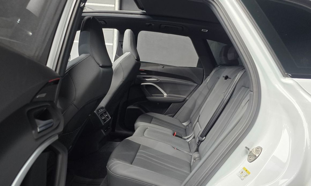 Audi Q5 40 TDI Quattro S Line Black Edition, 2025