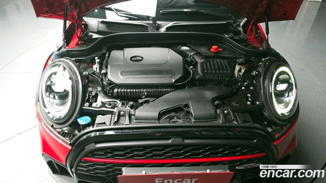 Mini Cooper Convertible JCW, 2024