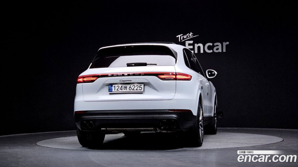 Porsche Cayenne 3.0 PLATINUM EDITION, 2023