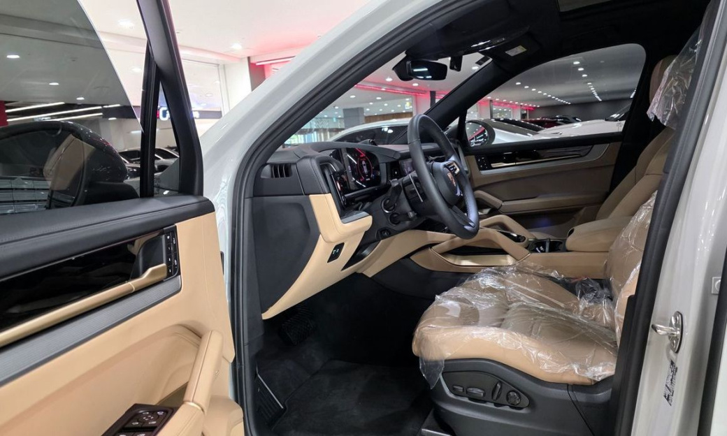 Porsche Cayenne 3.0, 2025