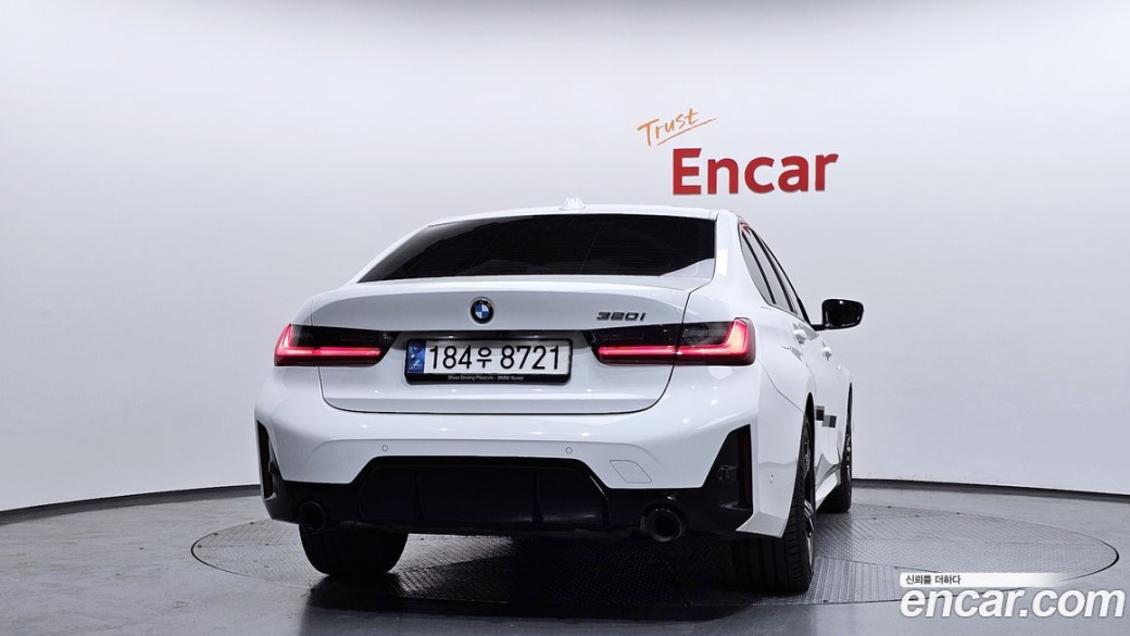 BMW 3-Series 320i M Sport, 2023