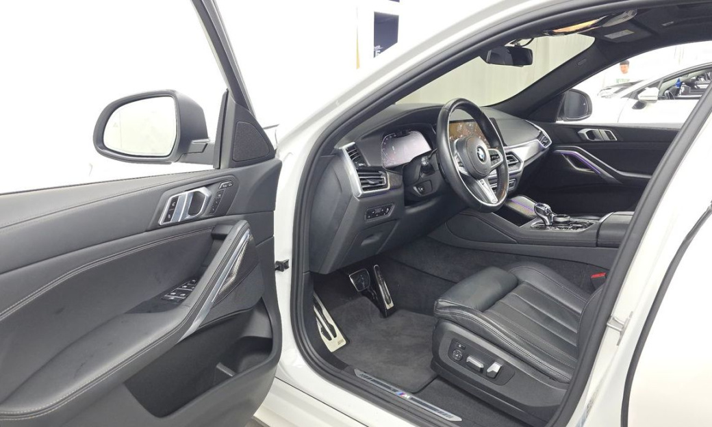 BMW X6 xDrive40i M Sport, 2022