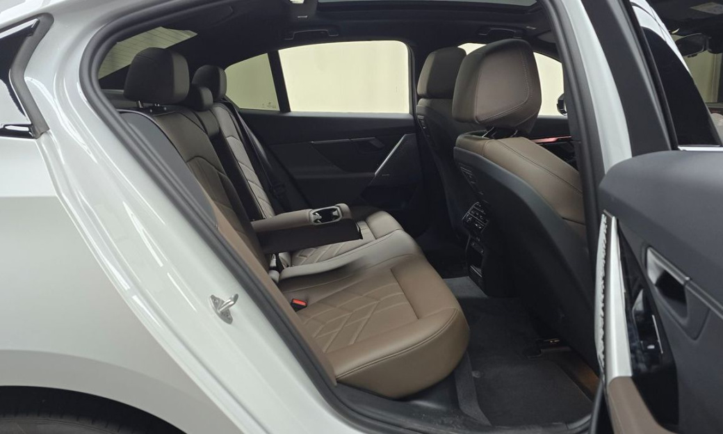 BMW 5-Series 520i Special Edition, 2026