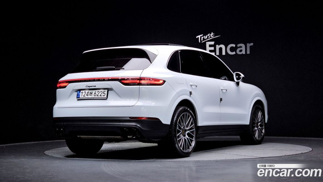 Porsche Cayenne 3.0 PLATINUM EDITION, 2023