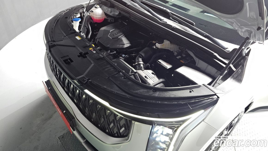 Kia Carnival 7-Seater Signature, 2024