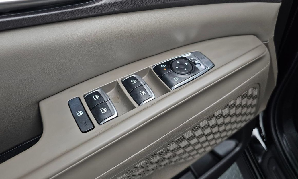 Kia Carnival 9-Seater Prestige, 2025