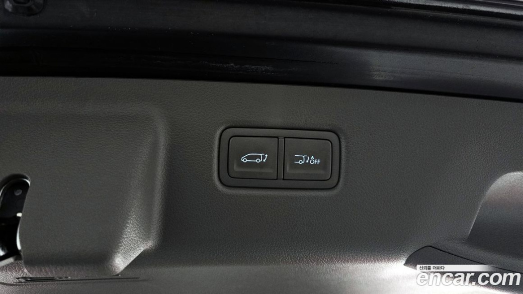 Hyundai Staria 4WD Lounge 9-Seater, 2023