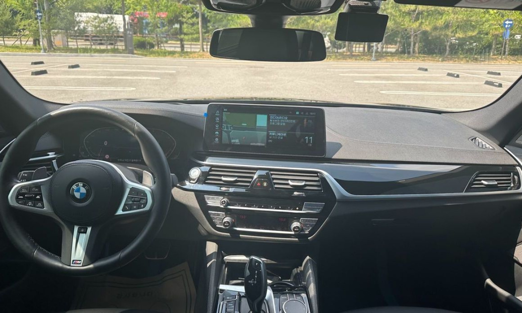 BMW 5-Series 530i xDrive M Sport Package, 2022