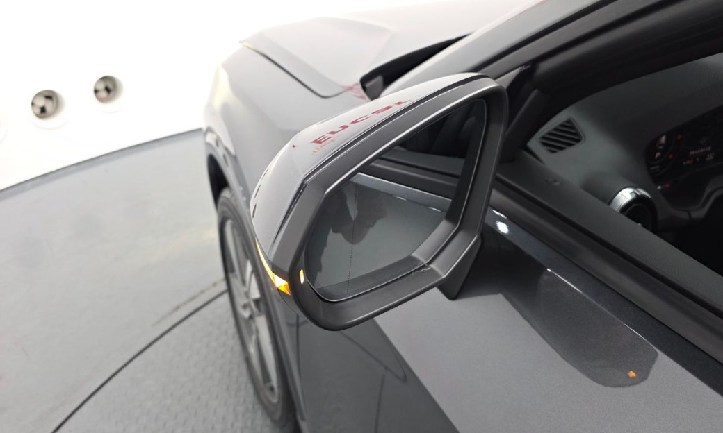 Audi Q2 35 TDI Premium, 2023