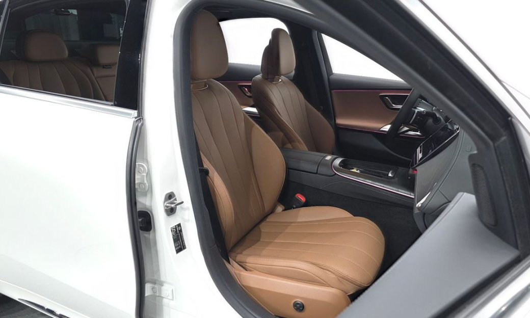 Mercedes-Benz E-Class E200 AMG Line, 2026
