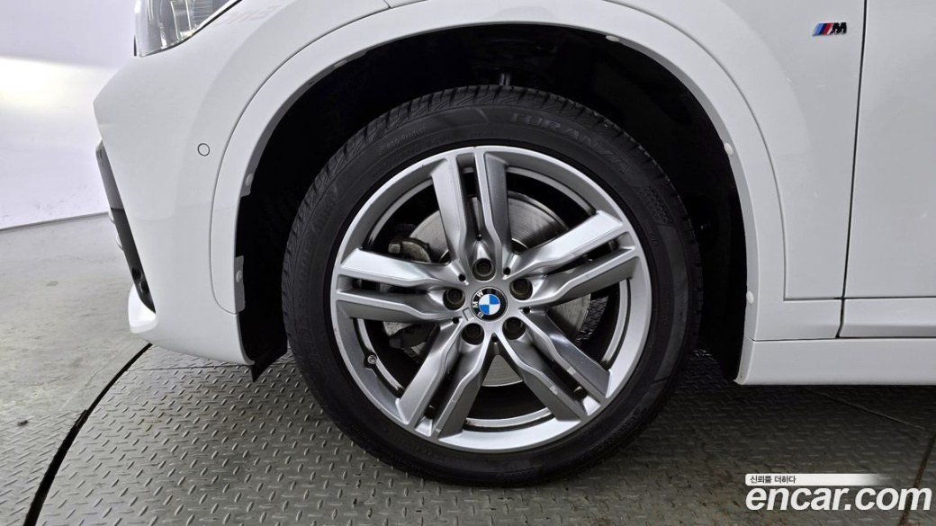 BMW X1 xDrive 20i M Sport, 2022