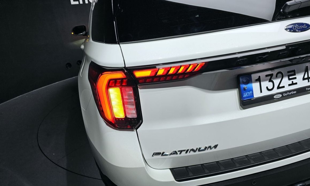 Ford Explorer 2.3 Platinum 4WD, 2025
