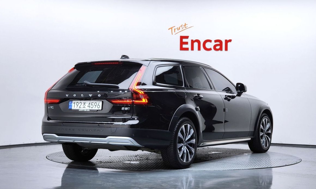 Volvo V90 B5 Ultimate AWD, 2024