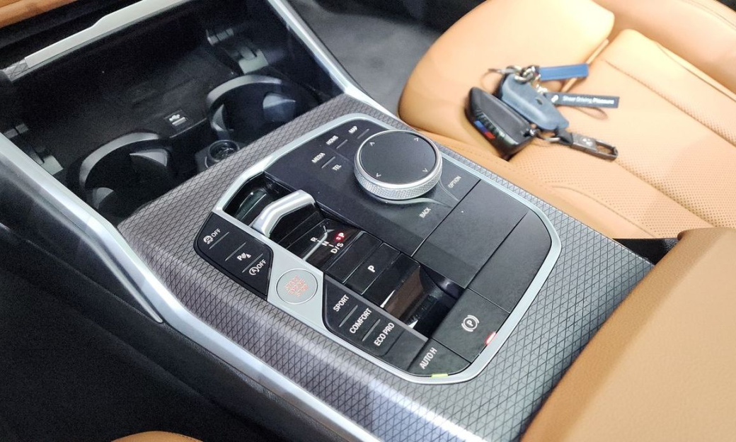 BMW 3-Series 320i M Sport, 2024