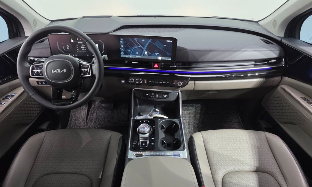 Kia Carnival 9-Seater Gravity, 2025