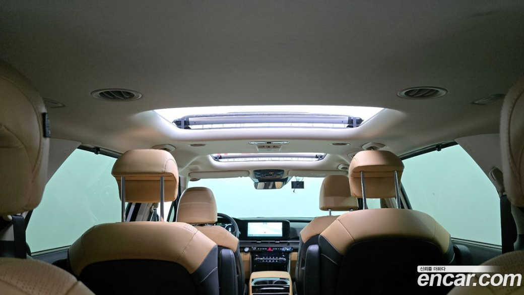 Kia Carnival 9-Seater Signature, 2023