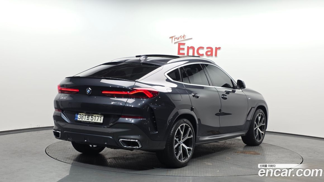 BMW X6 xDrive40i M Sport, 2022