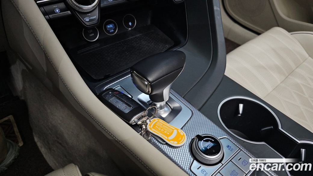 Genesis G70 Gasoline 2.0T 4WD, 2022