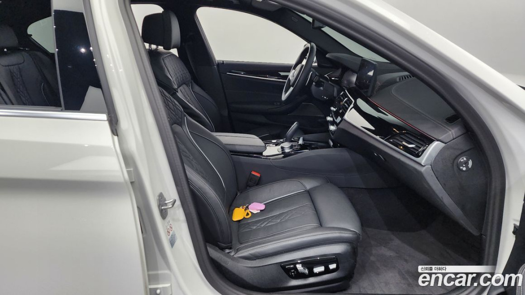 BMW 5-Series 530i M Sport Package, 2023