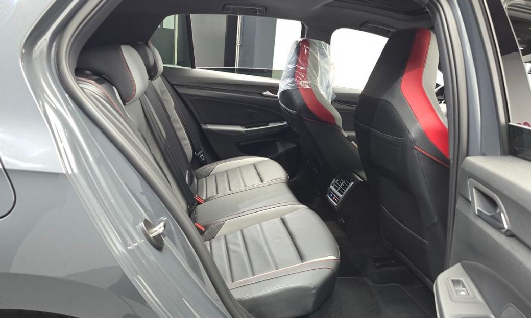 Volkswagen Golf 2.0 GTI, 2024