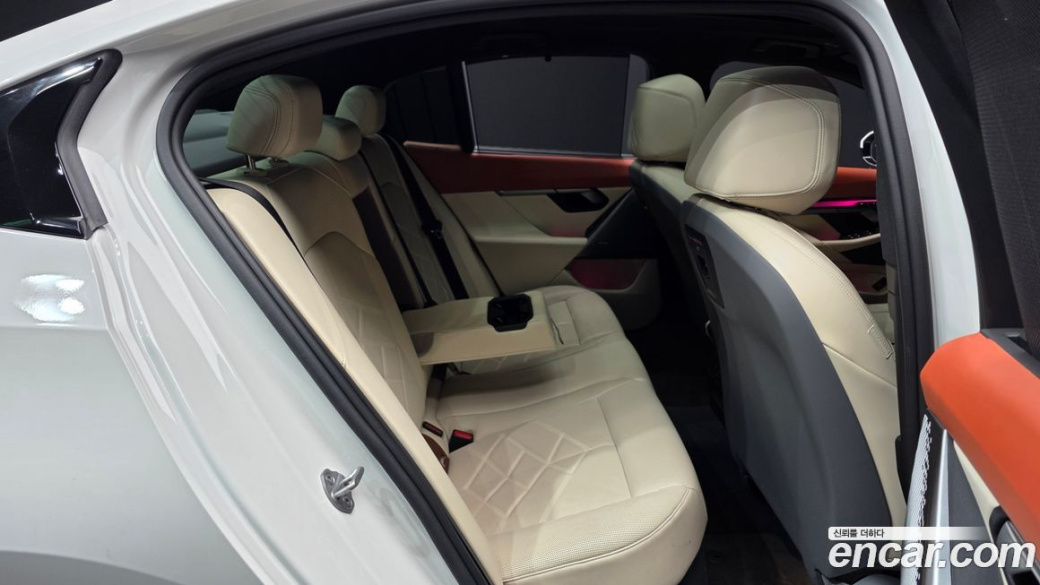 BMW 5-Series 530i xDrive M Sport, 2024