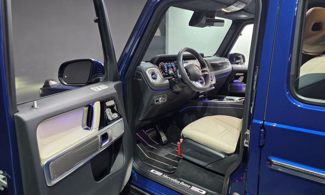 Mercedes-Benz G-Class G450d, 2025