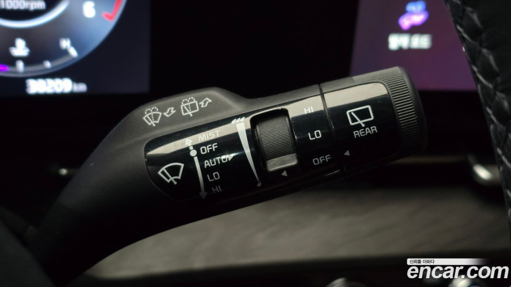 Kia Carnival 9-Seater Signature, 2023