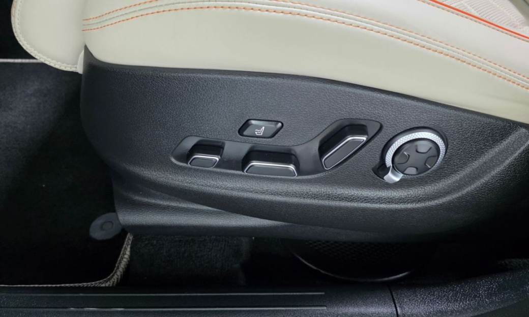 Genesis GV70 2.5T Gasoline AWD, 2025