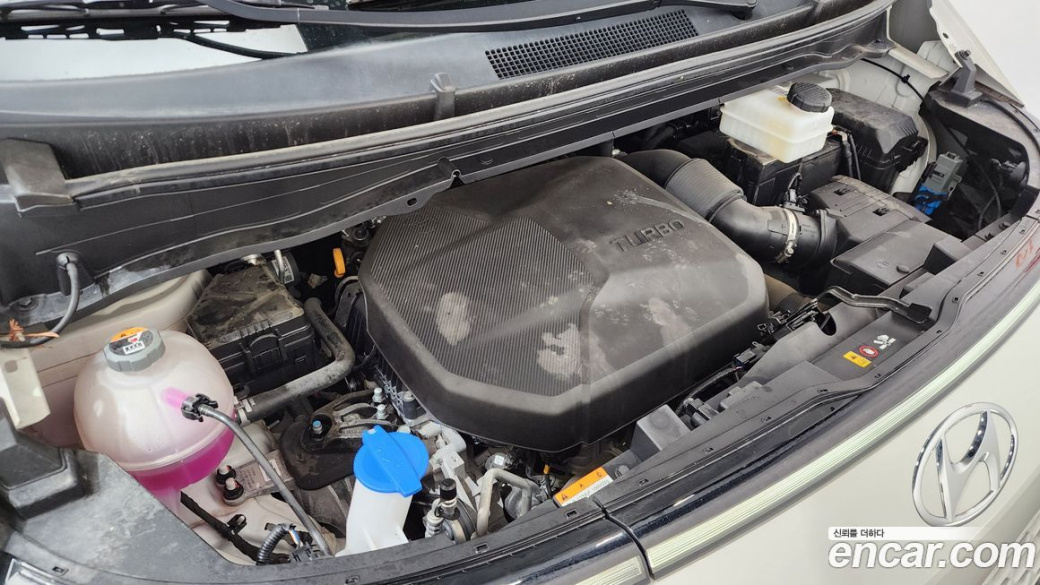 Hyundai Staria 4WD Tourer 9-Seater, 2024