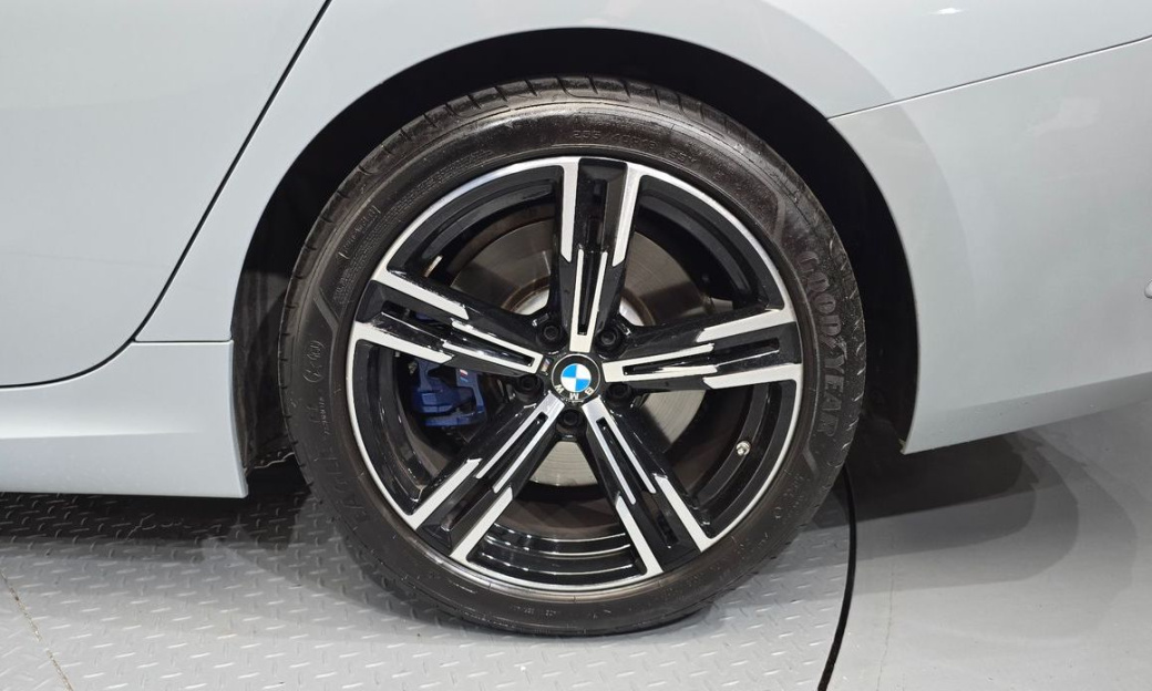 BMW 3-Series 320i M Sport, 2023