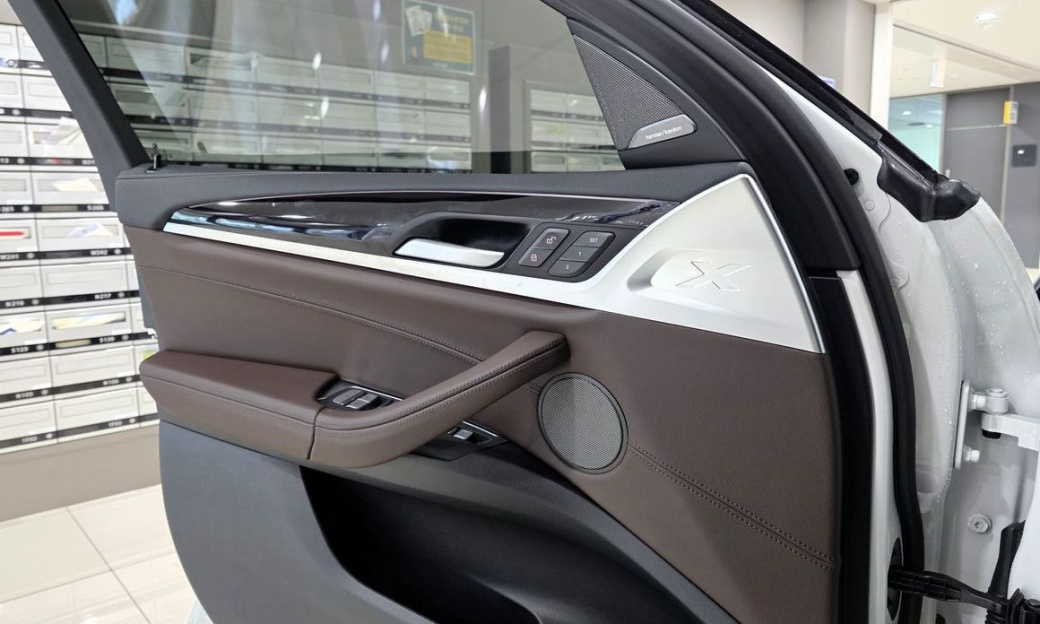 BMW X4 xDrive M40i, 2025