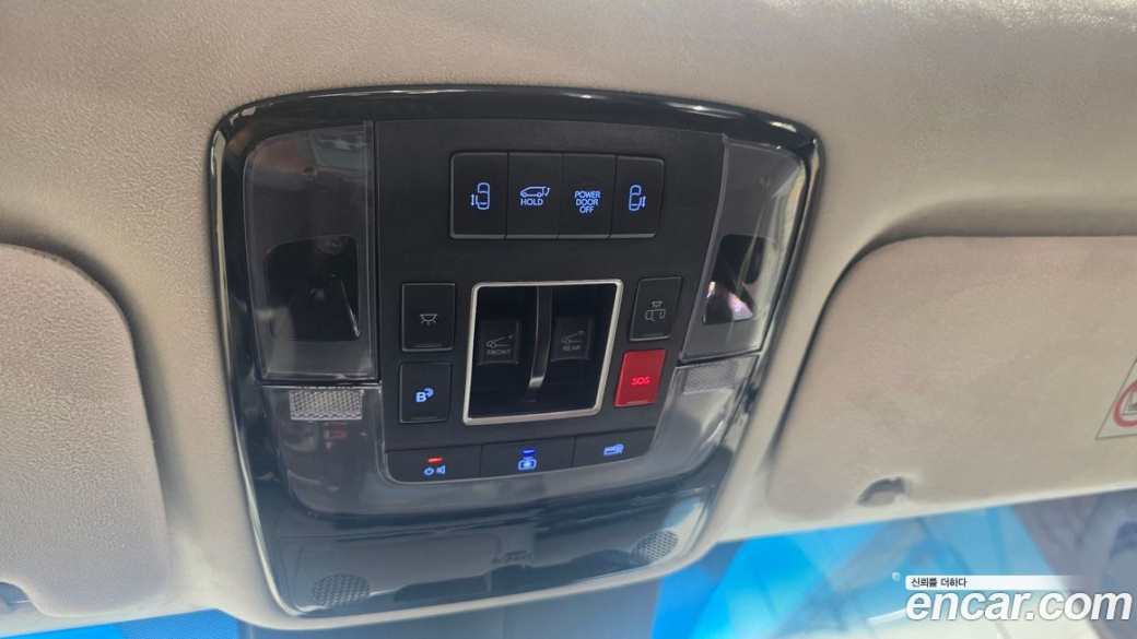 Hyundai Staria Lounge 9-Seater, 2025