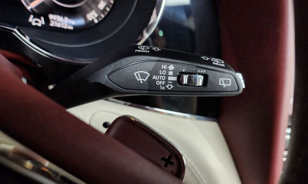 Bentley Bentayga 4.0 V8 Base, 2024