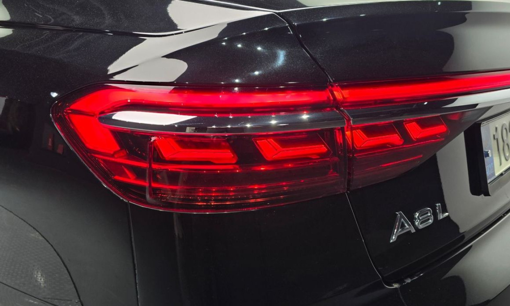 Audi A8 55 TFSI Quattro LWB, 2021
