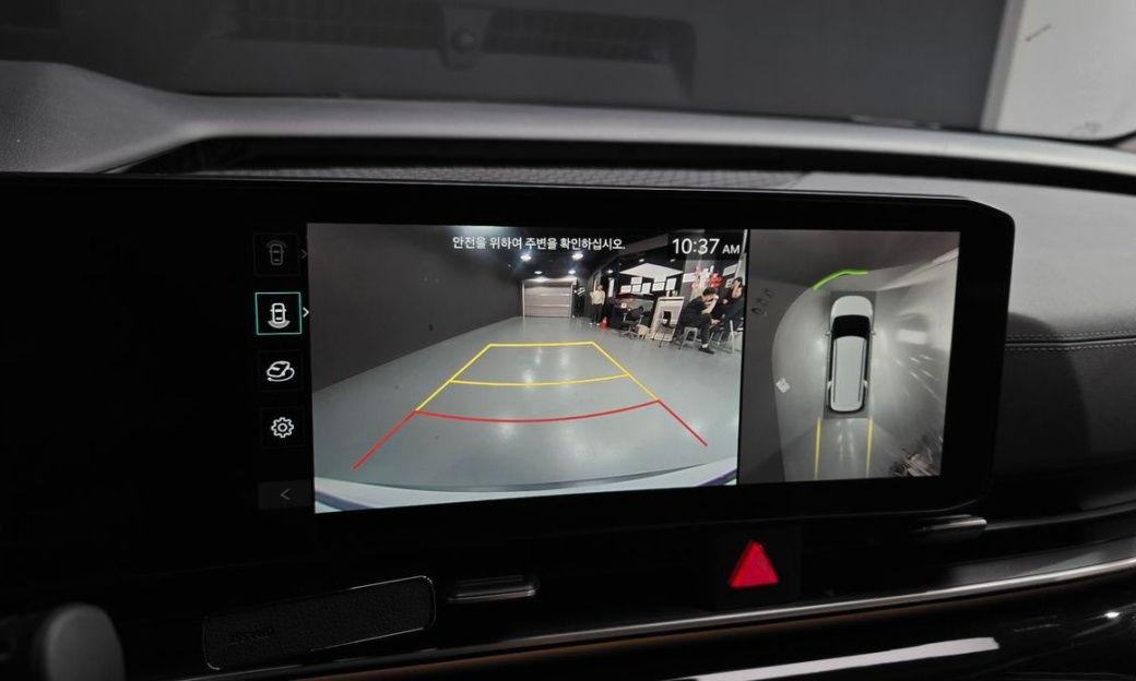 Kia Carnival 7-Seater Signature, 2024