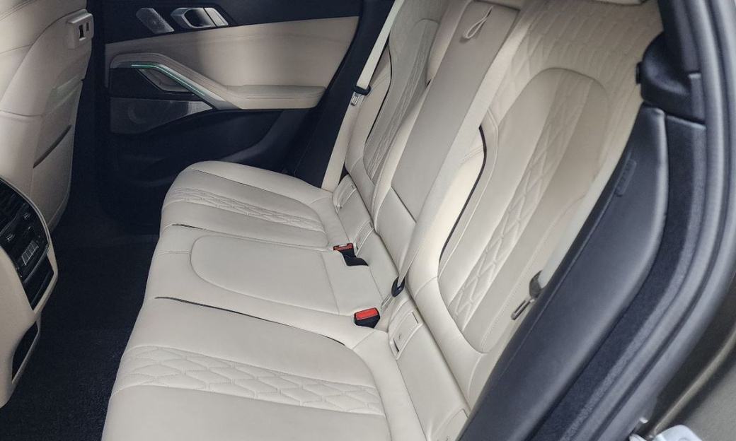 BMW X6 M50i, 2021