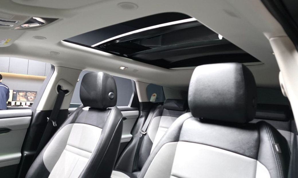 Land Rover Range Rover Evoque P250 Dynamic SE, 2025