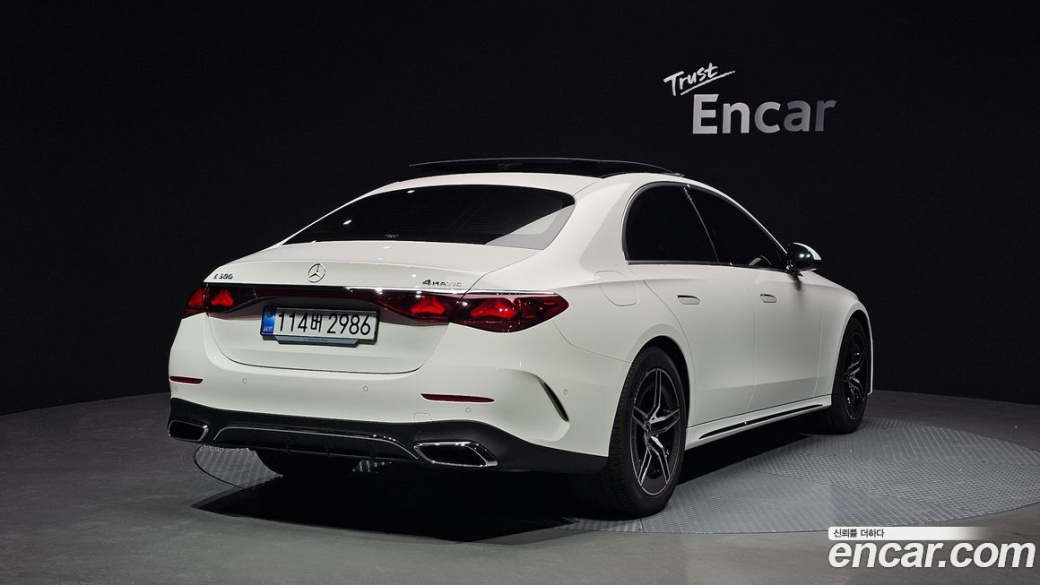 Mercedes-Benz E-Class E300 4MATIC AMG Line, 2026