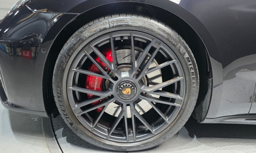 Porsche Panamera 4.0 GTS, 2025