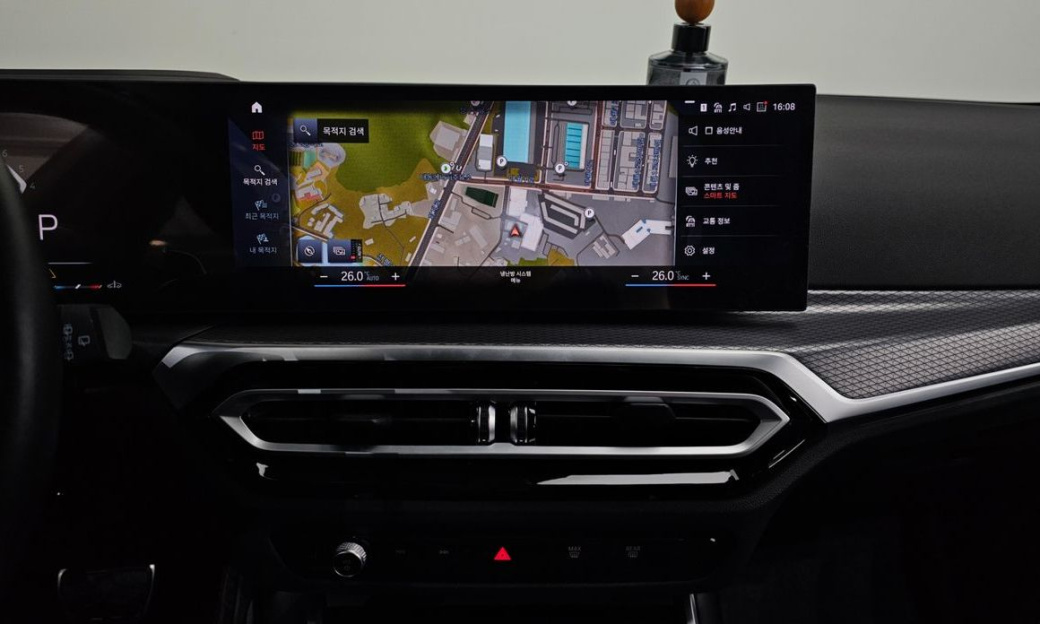 BMW 3-Series 320i Touring M Sports, 2024