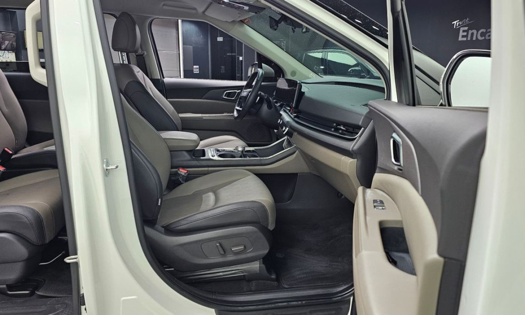 Kia Carnival 9-Seater Noblesse, 2025