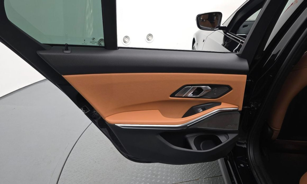 BMW 3-Series 320i M Sport, 2024