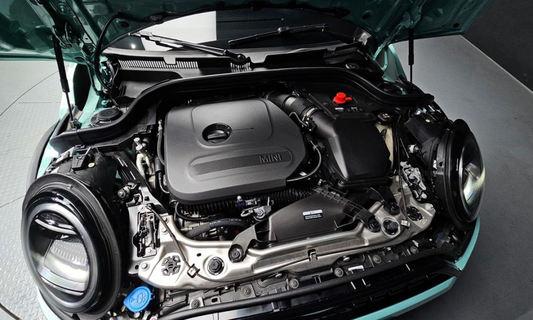 Mini Cooper 5Door Essential, 2025