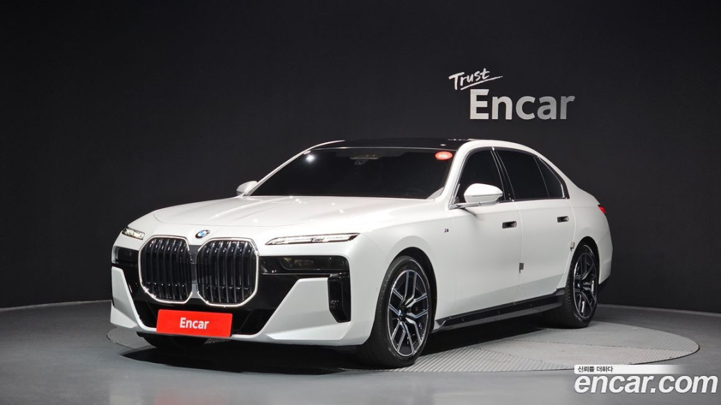 BMW 7-Series 740i xDrive M Sport, 2025